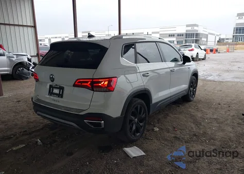 2022 Volkswagen Taos 1.5T Se z USA, uszkodzony, nr VIN 3VVTX7B27NM057785